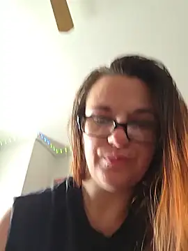 queenpeaches121 webcam