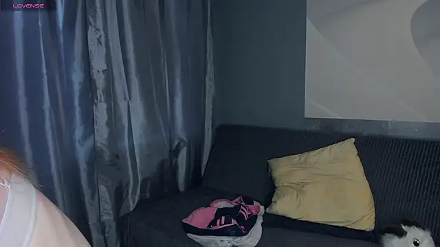 TarynPalek webcam