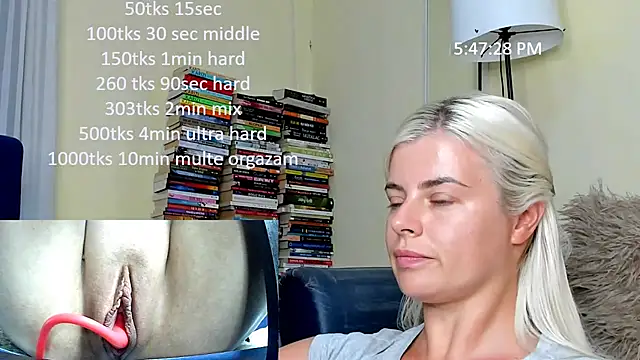 queenofthenighttt webcam