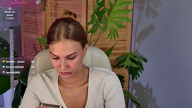 Sweet_Emilya webcam