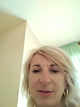 AhlyssaLove1155 webcam