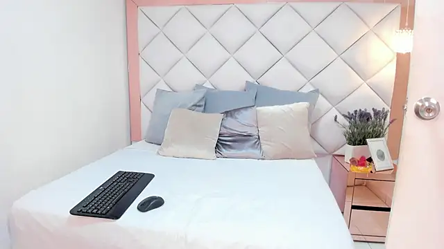 lizmonroee webcam