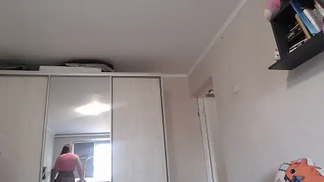 delightful_sofi webcam