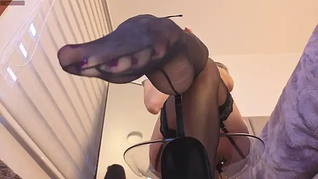 angieebaezz webcam