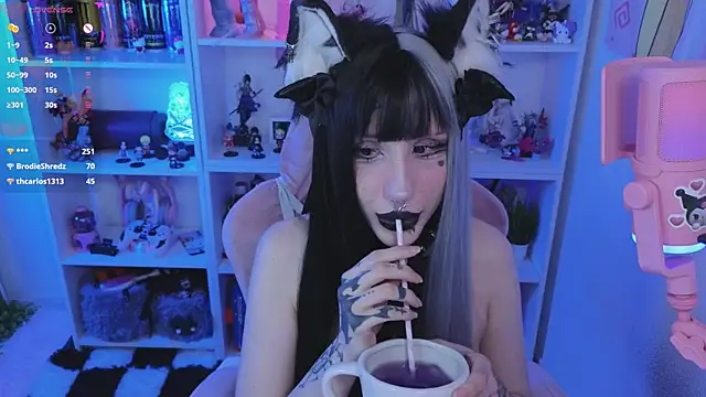 Nana_stolass webcam