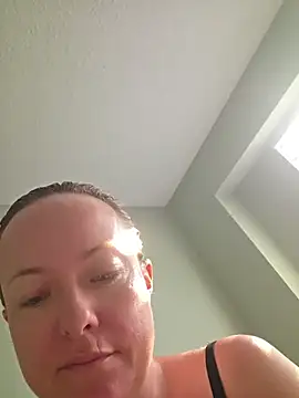 julimonroe webcam