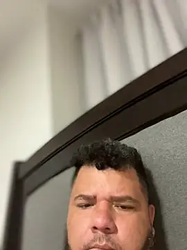 HotDominicanCum webcam