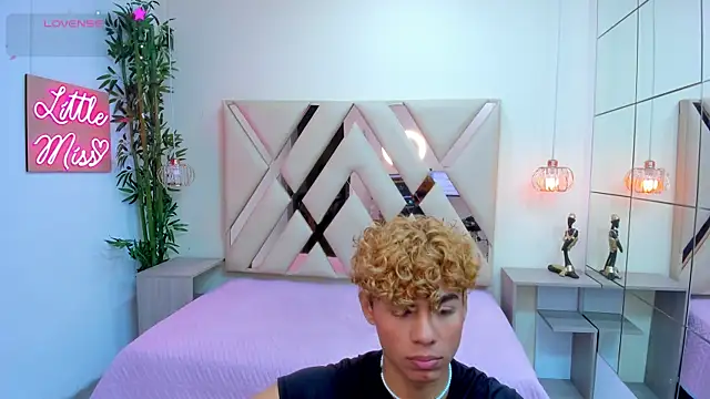 Anyelo_Twink