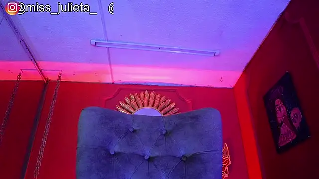 Julieta_Russell webcam