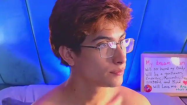Aaron_Eze webcam
