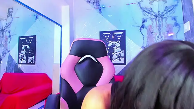 Modèle: KathalinaCremail_