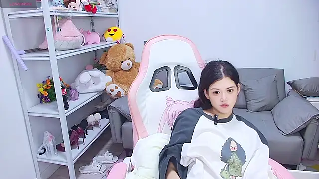 QinQin-888 webcam