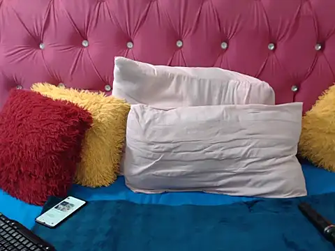 PEACHESX25x webcam