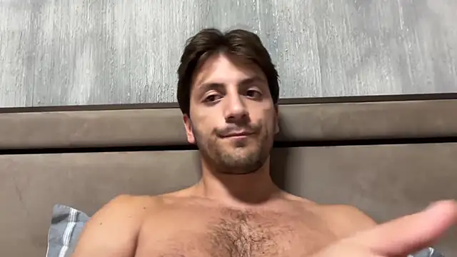 italianass94 live now