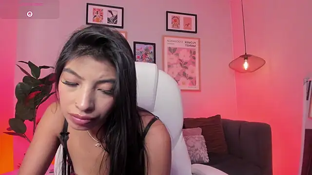 Tiffany_Low webcam