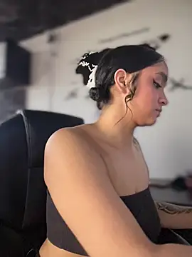 Isabella-Teen