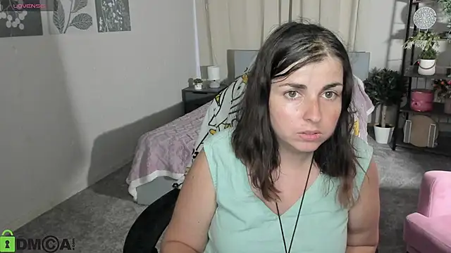 MartaEdams live cam on StripChat