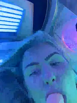 CharleighBaker 🌄 live online chat