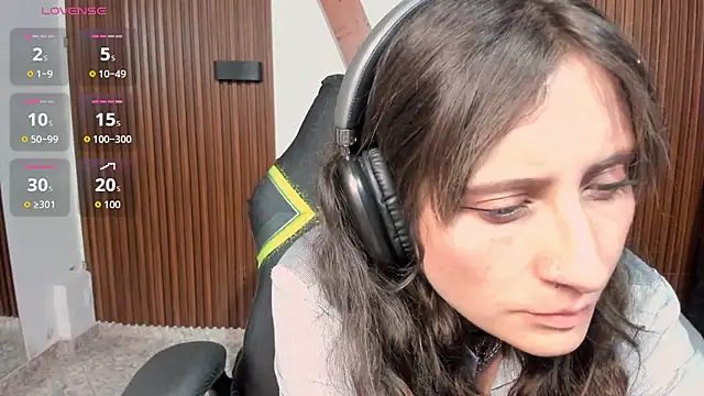 nina_daft live cam on