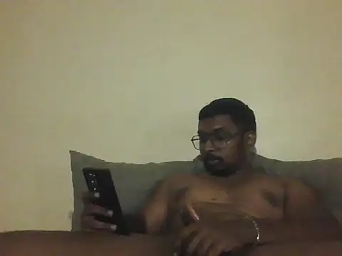 Straightchennaibull webcam