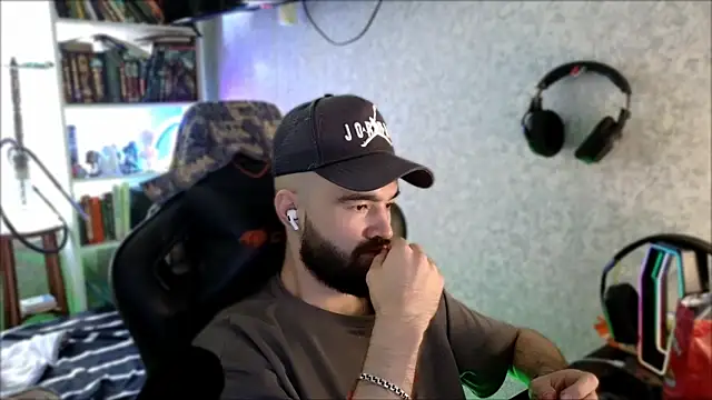 _Serious_Man webcam
