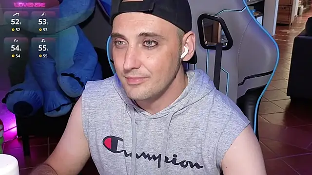 Gil_gamesh90 webcam
