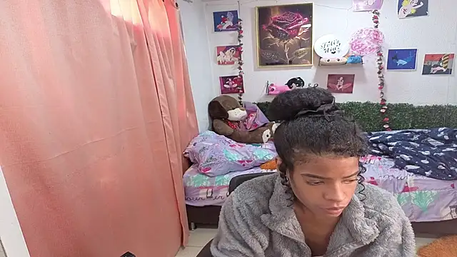 thianahorny webcam
