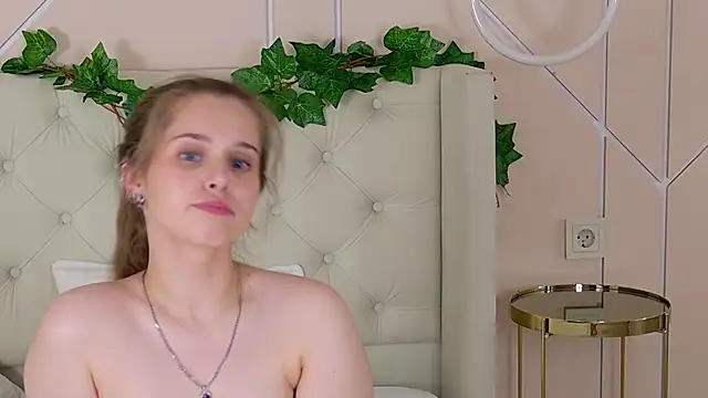 riley_lovely webcam