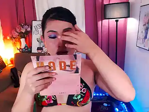 SWEETBELLA69 webcam