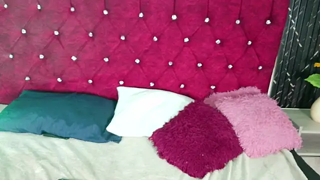 LiliMilk_21 webcam