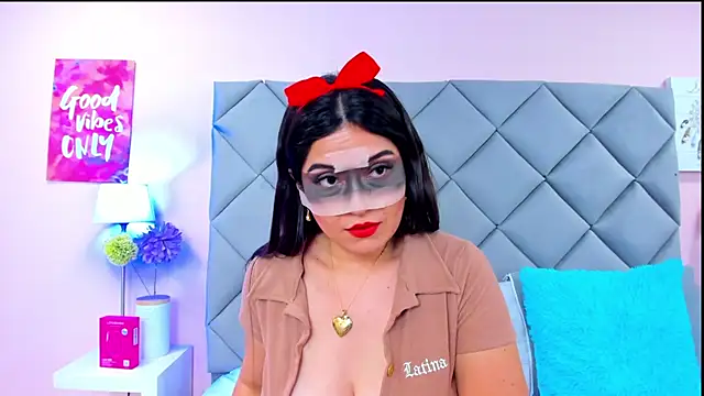 NahomyAdams webcam