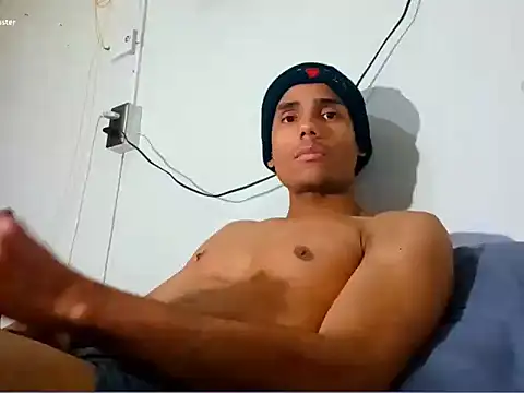 LatinMilker92 webcam