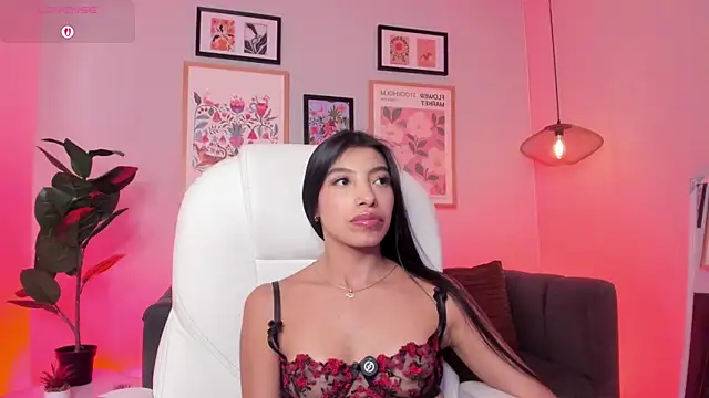 Tiffany_Low webcam