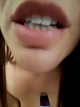 Maya_Brooke webcam