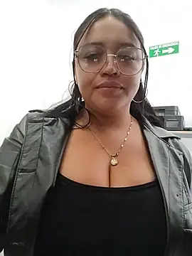 mia_risky-1 - Mia_Risky-1's free webcam - UK Sex Cams