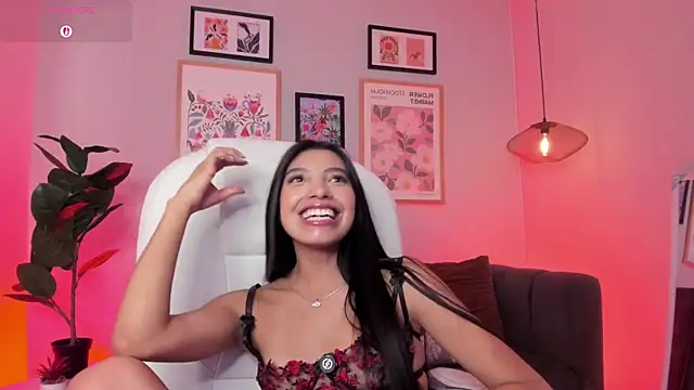 Tiffany_Low webcam