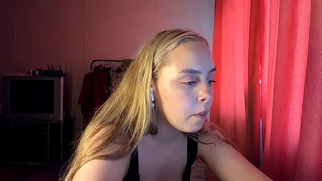 ZoraDearmon webcam