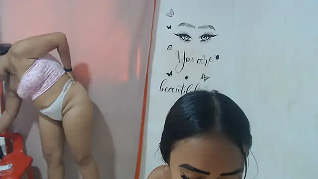 ricaslatinas1 live sex cam