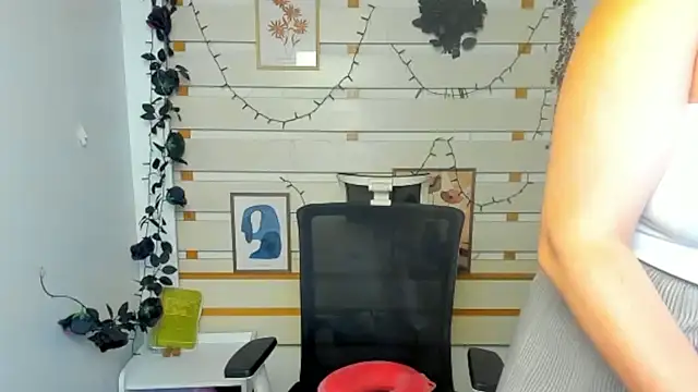Josephine_Kiss webcam