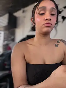 Isabella-Teen live cam