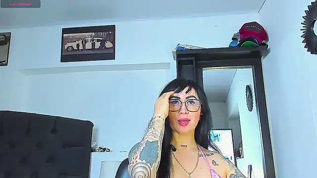 Vicky_hotmilf webcam