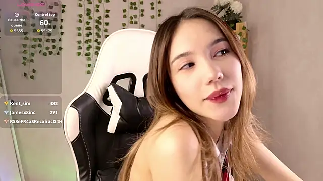 LilCatalia webcam