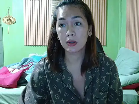 urslutscarlet webcam