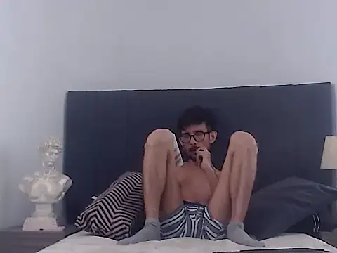 sasuke_bigcock webcam