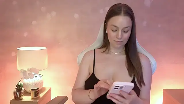 MilaFleur webcam