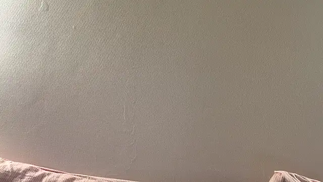 Ur_neighbor_Kira webcam