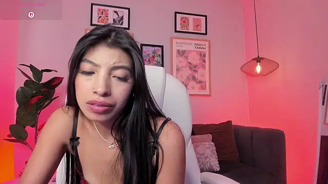 Tiffany_Low webcam