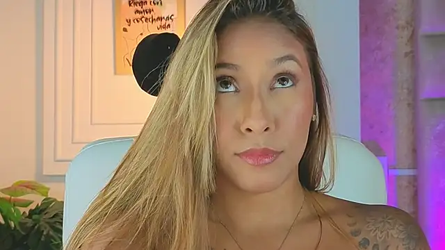 AlessiaLondon webcam