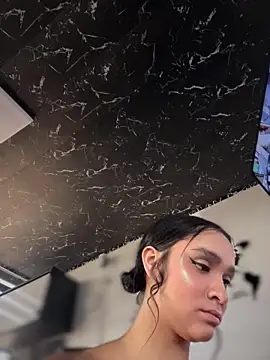 Isabella-Teen live cam
