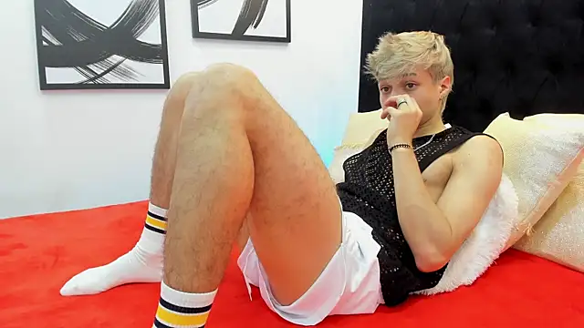 Ari_Stonne live cam